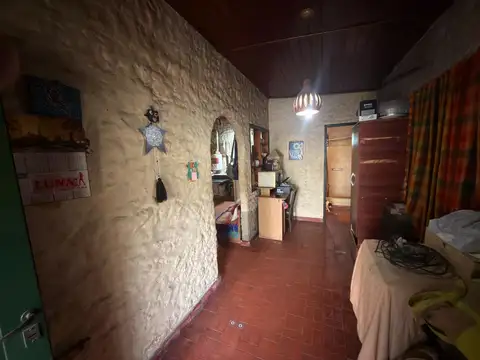 Casa 2 ambientes con 1 baño
