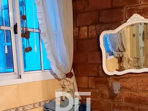 Depto Tipo Casa 4 ambientes con 2 baños