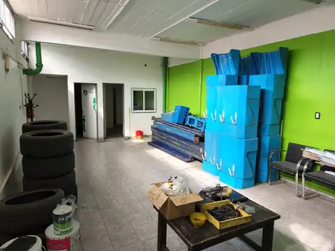 GALPON EN VENTA CON ESTACIONAMIENTO Y OFICINAS EN OLIVOS