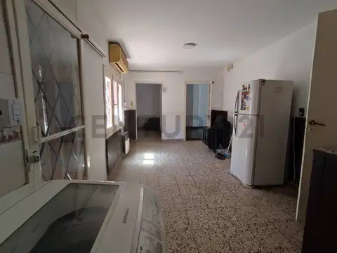Casa 6 ambientes con 1 baño