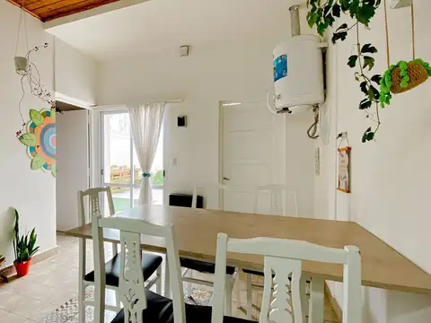 VENTA PROPIEDAD EN BLOCK: CASA + 2 DEPTOS