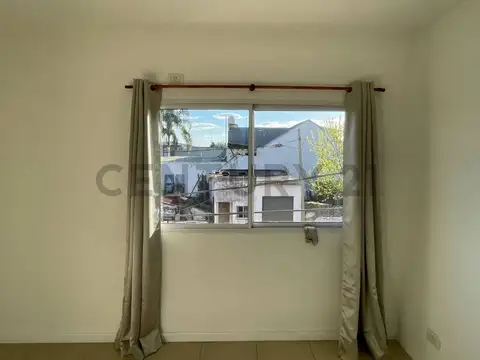Venta PH en primer piso Av. Crisologo Larralde al 2200