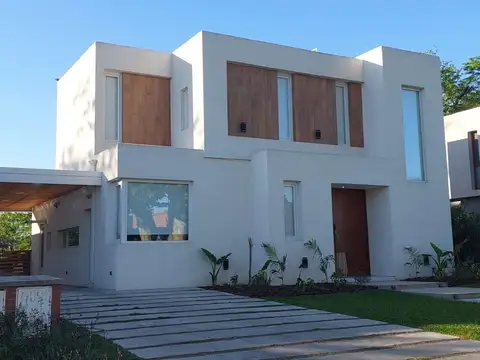 Casa  en Venta en Santa Guadalupe, Pilar del Este, Pilar
