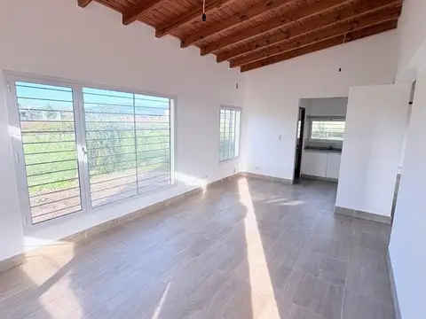 Casa 3 ambientes con 1 baño
