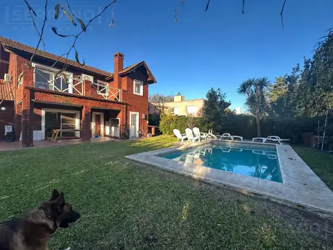 Venta casa 5 ambientes con jardin y pileta en Maschwitz Privado