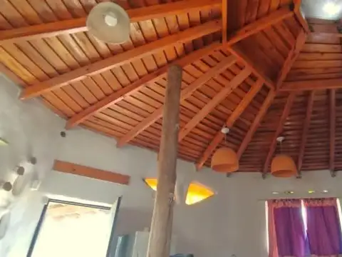 Casa 2 ambientes con 1 baño