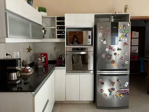 Laprida 200, Piso 0