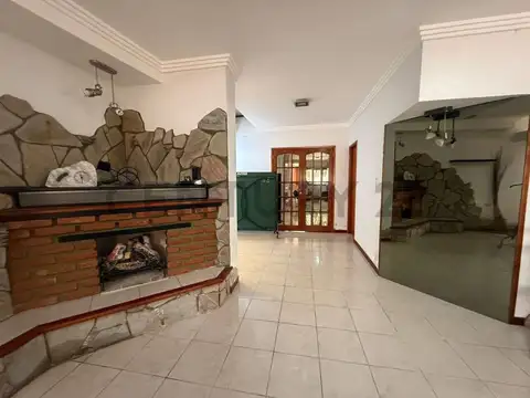 Casa en Venta en Los Hornos, USD 200.000