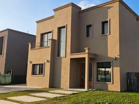 Casa en Alquiler de 3 dormitorios