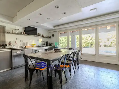 Casa 7 ambientes con 6 baños