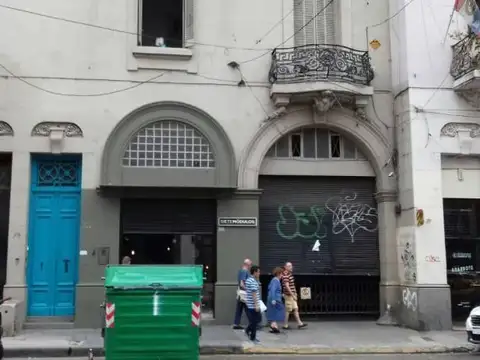 PROPIEDAD CON LOCALES CON RENTA ALTA