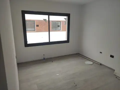 DUPLEX DE CATEGORIA, 3 DORM/ 2 BAÑOS CHACRAS GREEN