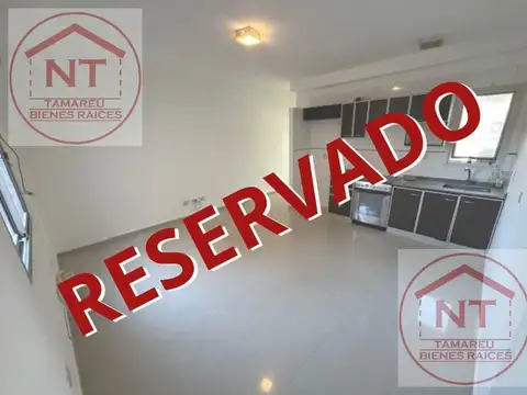 Departamento 2 amb al frente con balcón y terraza propia. DEVOTO