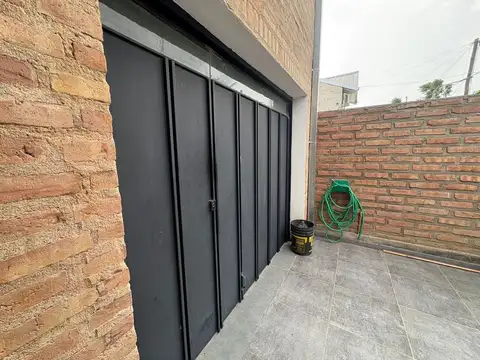 Casa en Venta en Neuquen, USD 240.000
