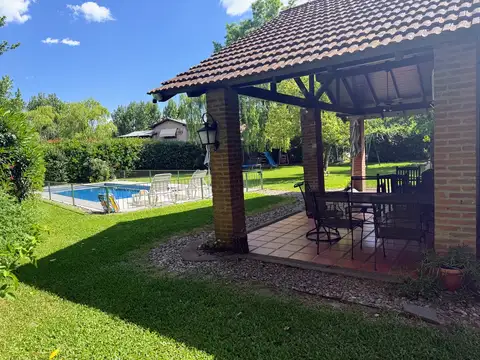 Venta casa 4 ambientes en Carmel CC sobre lote de 1.000m2