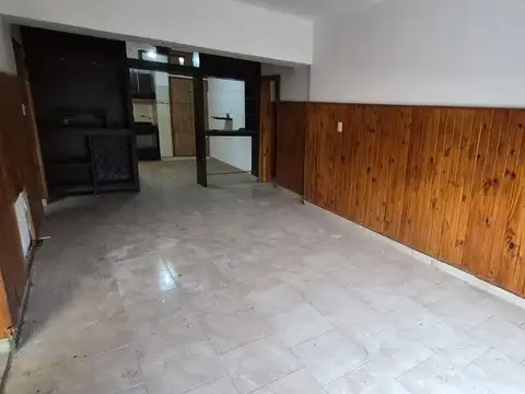 Depto Tipo Casa 8 ambientes con 2 baños