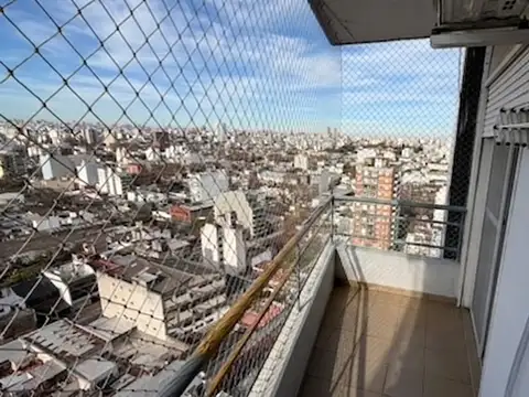 Departamento 3 ambientes con balcón en Villa General Mitre