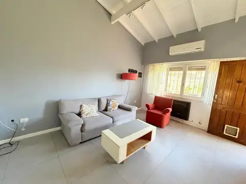 Casa 3 ambientes con 2 baños