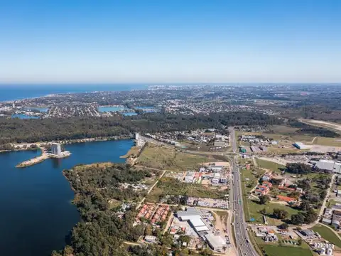 Av. de las Américas y Ruta 101 3000