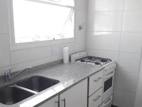 HERMOSO Y AMPLIO DEPTO. 2 AMBIENTES EN ALQUILER - RECOLETA