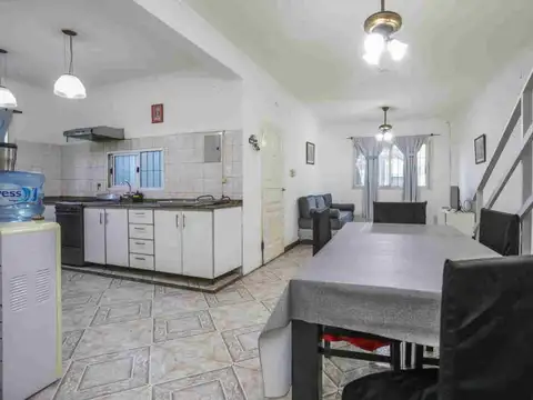 VENTA CASA 4 AMBIENTES QUINCHO PARRILLA TERRAZA