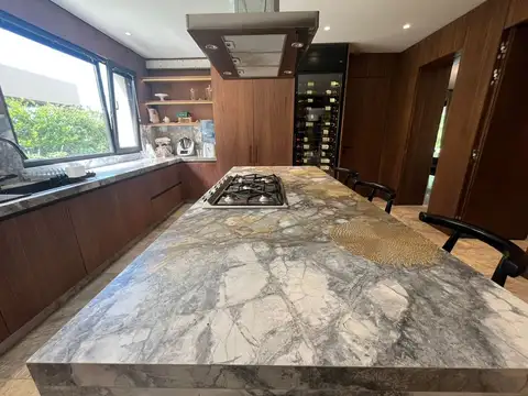 Casa Venta El Golf Nordelta lote interno
