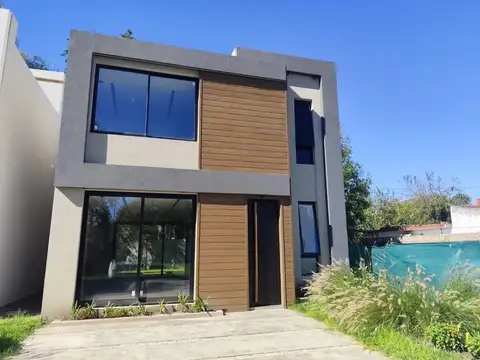 Casa 4 ambientes con 3 baños
