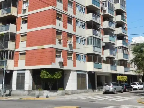 DEPARTAMENTO DE 1 AMBIENTE AL FRENTE CON BALCON .PISO 17