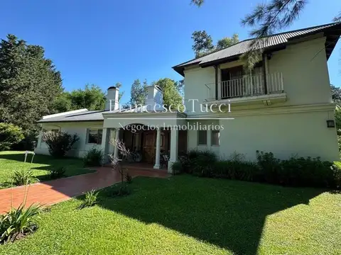 Casa en venta/ alquiler 5 ambientes en el Country La Tradición