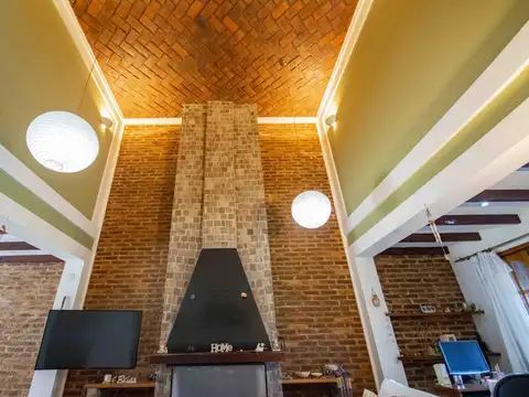 Casa 7 ambientes con 4 baños