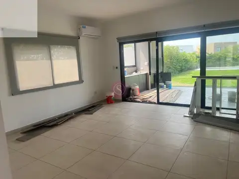 Casa  en Venta en Barrio Santa Elena, Pilar del Este, Pilar