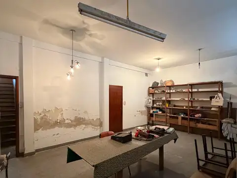 VENTA – Lote de 450 m² con casa multifamiliar, 2 departamentos, local/cochera y gran potencial de desarrollo – Ciudad Madero