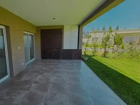 Boulevard De Todos Los Santos 4500