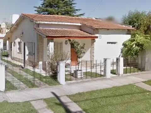 CHALET CON QUINCHO VILLA DE MAYO