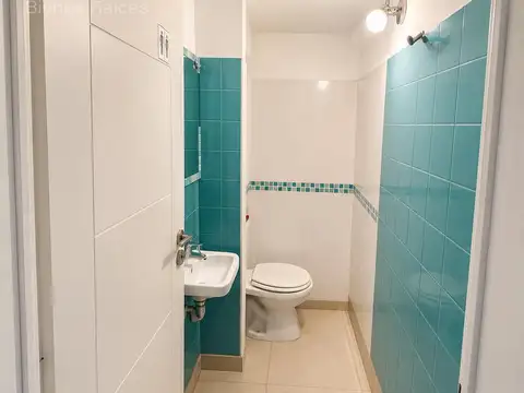 Casa 10 ambientes con 3 baños