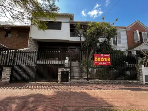 Chalet 5 ambientes en venta en Martinez