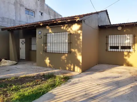 Casa en Alquiler en Jose Leon Suarez, $ 900.000