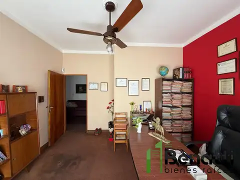 Casa 6 ambientes con 2 baños