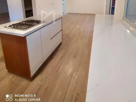 Casa 6 ambientes con 4 baños