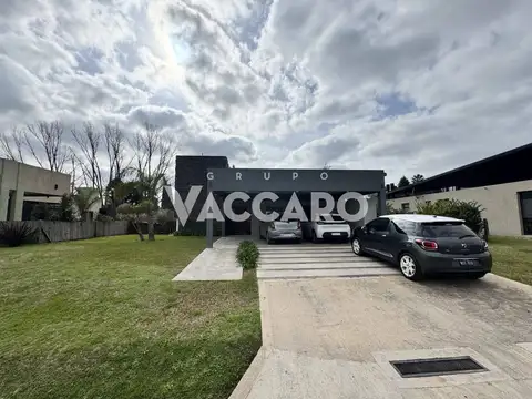 Casa 5 ambientes con 3 baños