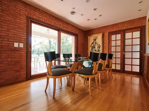 Casa 5 ambientes con 3 baños