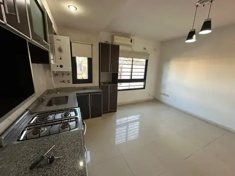 Chacabuco 1000, Piso 1