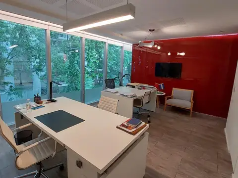 Excelente Oficina de 150 m2 con vista abierta y 2 Cocheras en Palermo