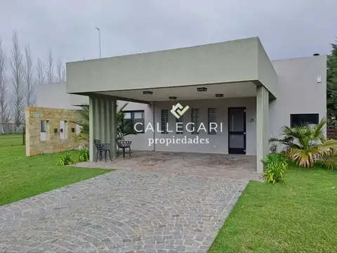 Casa 4 ambientes con Pileta en venta - Club De Campo La Cándida - ¡APTO A CÉDITO! ¡PERMUTA!