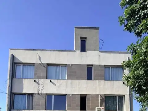 Departamento en Venta de 2 dormitorios. Con cochera. Apto Crédito. Centro Campana