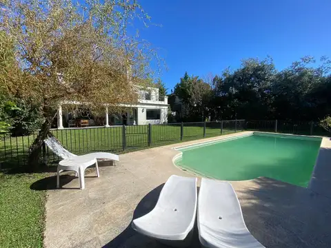 Casa en Alquiler Temporal con 2 cocheras