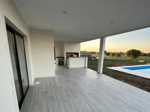 Casa en Venta a Estrenar en Barrio San Sebastián