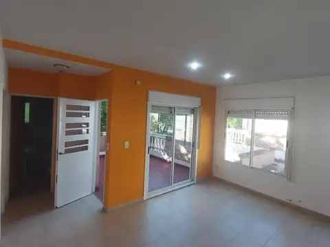 Departamento en Alquiler en Villa Ballester, $ 980.000