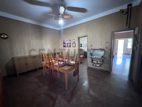 Reconquista 900, Piso 0