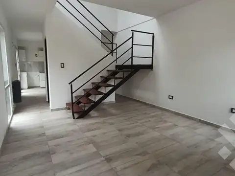 Depto Tipo Casa en Alquiler en Cipolletti, $ 1.400.000